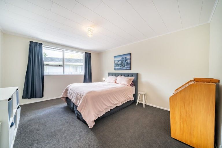 Photo of property in 1/32 Hartford Crescent, Totara Park, Upper Hutt, 5018