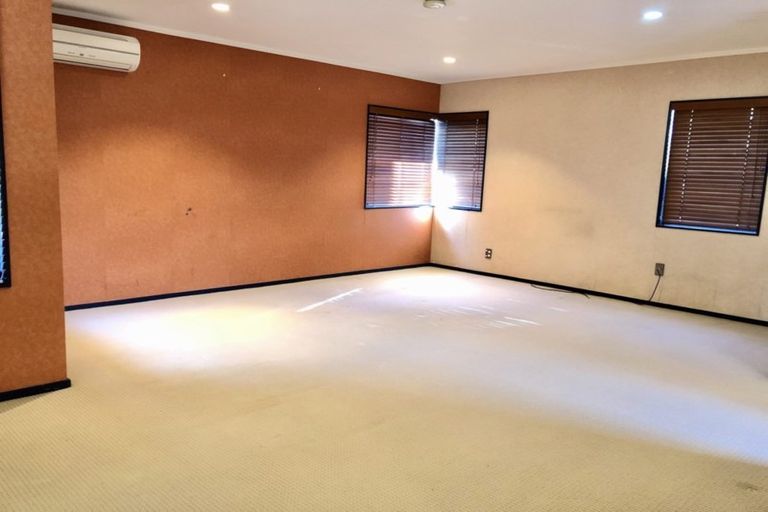 Photo of property in 6 Bass Street, West Harbour, Auckland, 0618