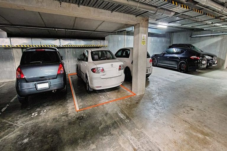 Photo of property in The Docks Apartments, 321/6 Dockside Lane, Auckland Central, Auckland, 1010