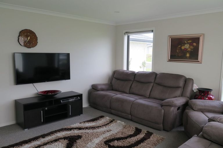 Photo of property in 8 Kayelene Place, Omokoroa, 3114