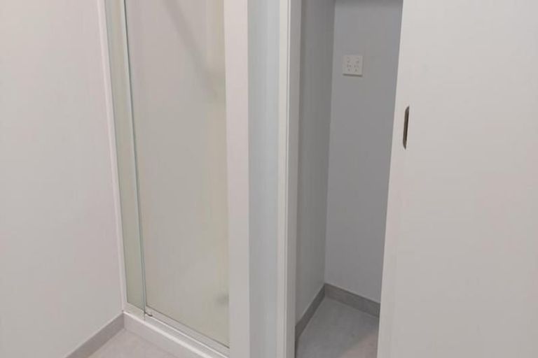 Photo of property in 2 Sacred Kingfisher Road, Hobsonville, Auckland, 0616