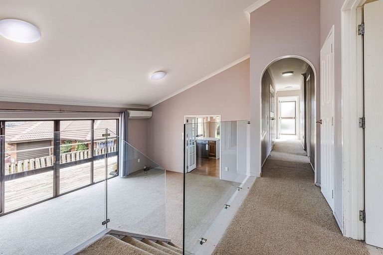 Photo of property in 69 Dalwhinnie Parade, Highland Park, Auckland, 2010