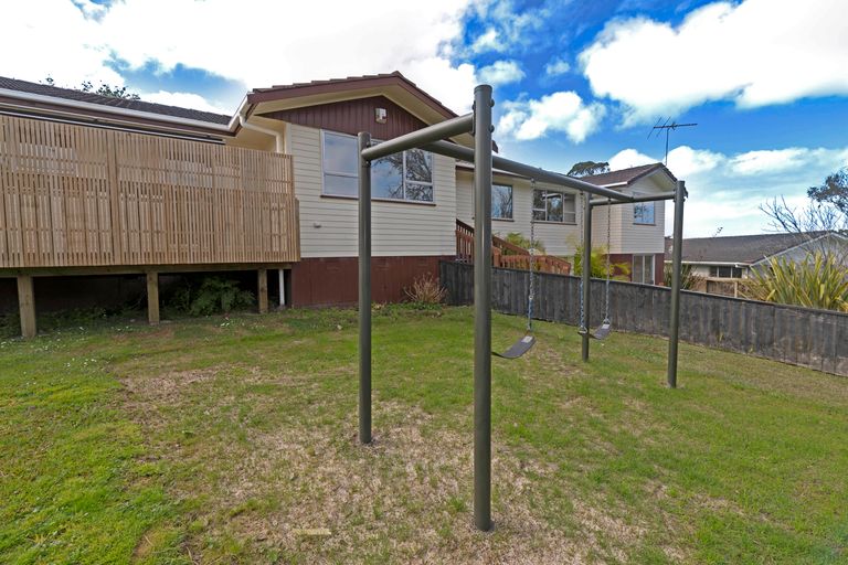 Photo of property in 1 Shale Avenue, Massey, Auckland, 0614