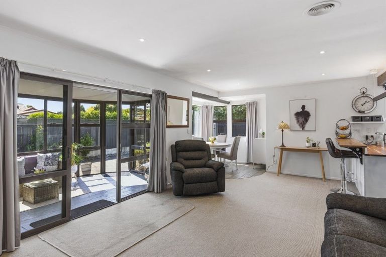 Photo of property in 72 Elizabeth Street, Waikanae, 5036