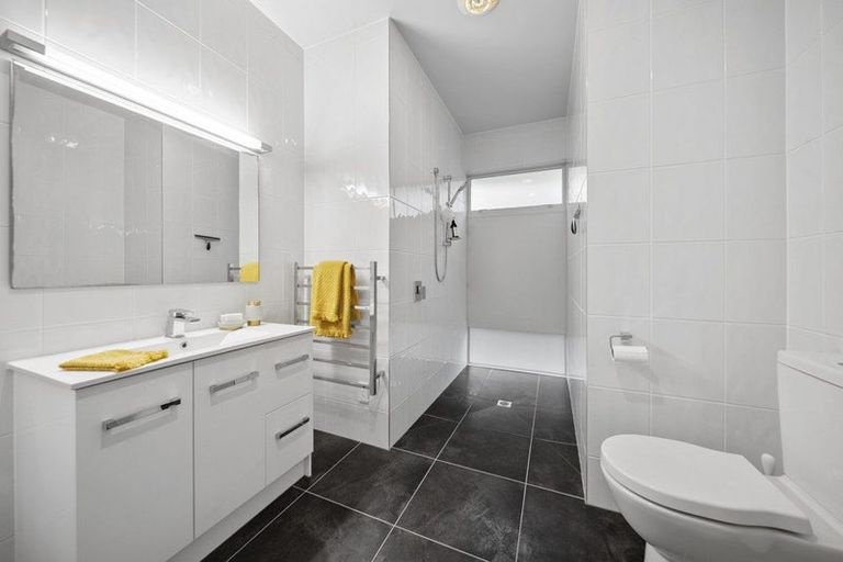 Photo of property in 10 Lake Drive, Karaka, Papakura, 2113