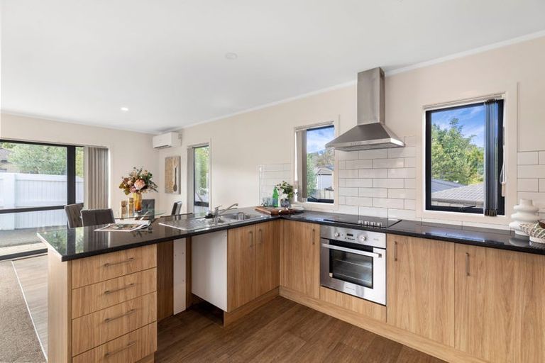 Photo of property in 21a Nirmal Place, Sunnyvale, Auckland, 0612