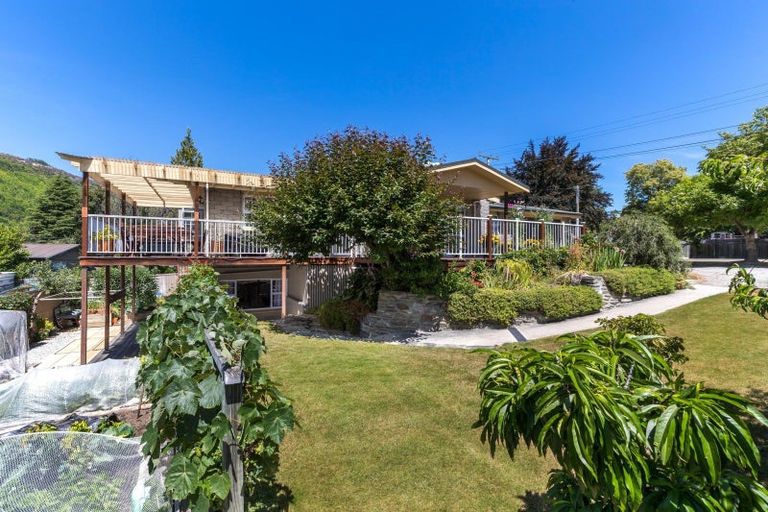 Photo of property in 35 Devon Street, Arrowtown, 9302