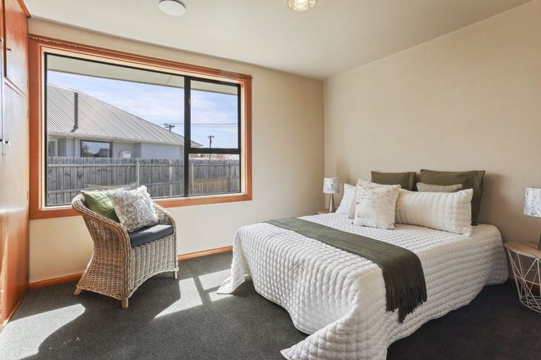 Photo of property in 67 Englefield Road, Northwood, Christchurch, 8051