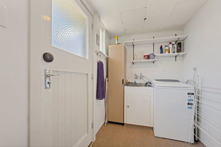 Photo of property in 25 Derrett Place, Saint Martins, Christchurch, 8022