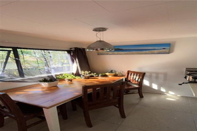 Photo of property in 30 Silverstone Place, Henderson, Auckland, 0612