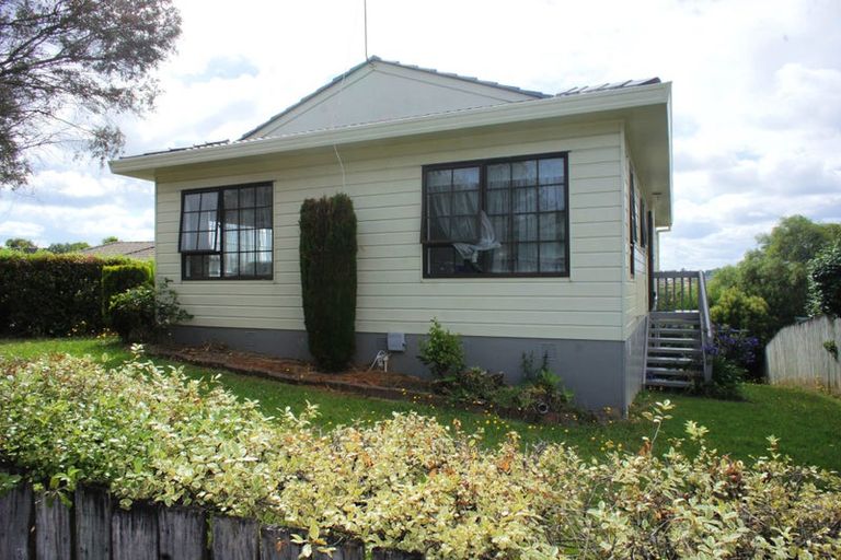 Photo of property in 25 Jay Court, Botany Downs, Auckland, 2010
