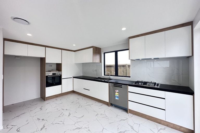 Photo of property in 10 Clayden Shuttleworth Street, Papakura, 2110