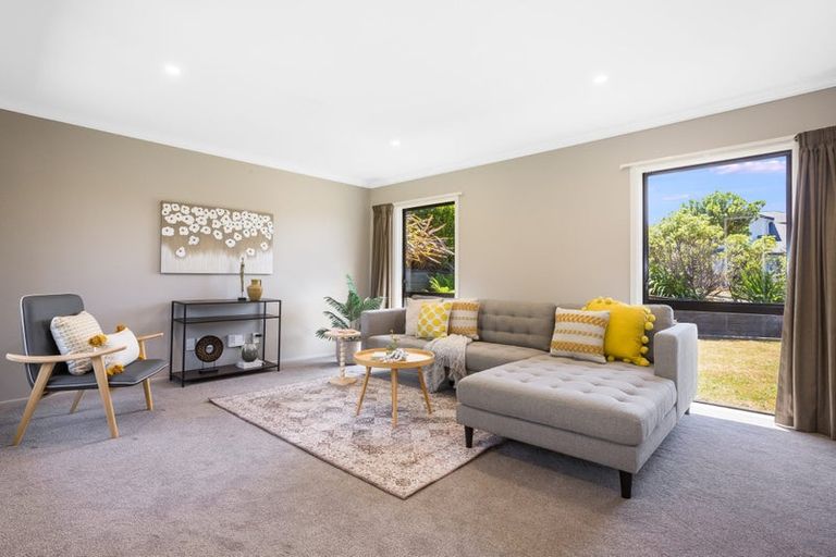 Photo of property in 123 Te Puia Drive, Aotea, Porirua, 5024