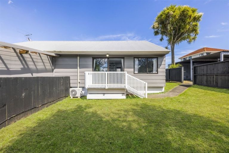 Photo of property in 2/10 Coxhead Road, Manurewa, Auckland, 2102