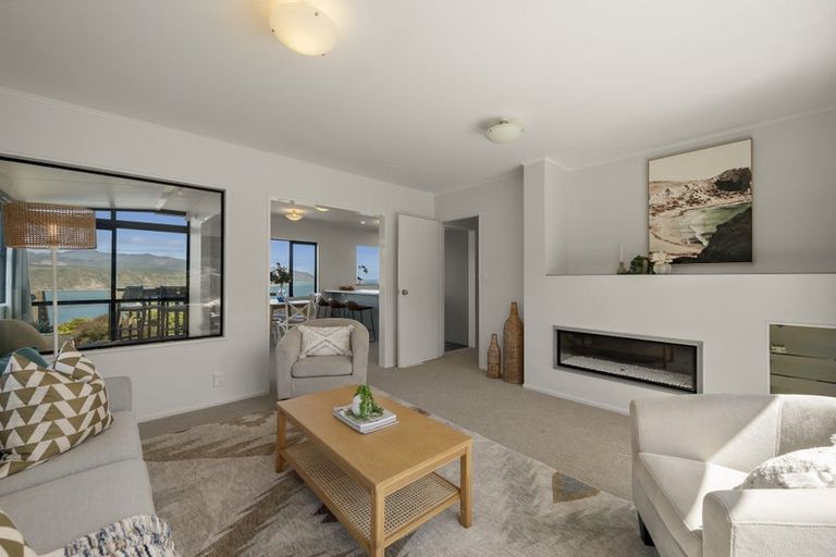 Photo of property in 43 Bowes Crescent, Strathmore Park, Wellington, 6022