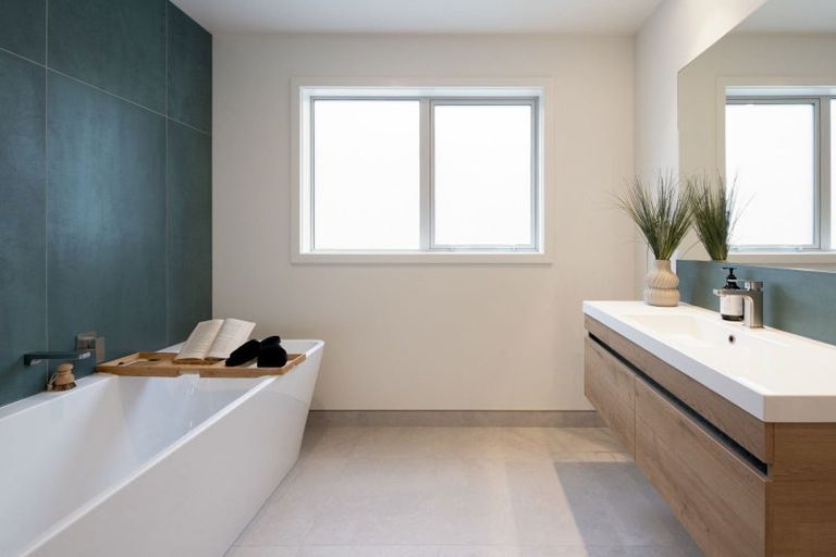 Photo of property in 94 Hugo Shaw Drive, Cambridge, 3434