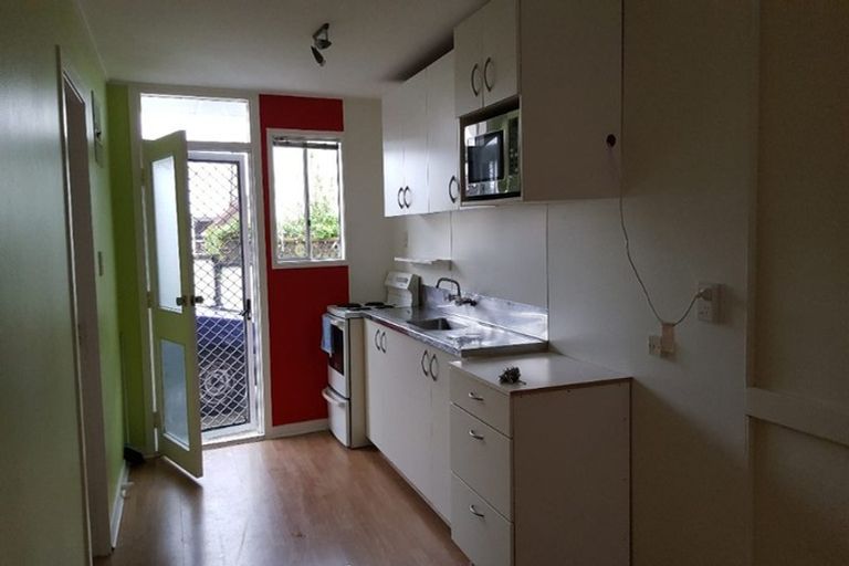 Photo of property in 2/35 Mana Esplanade, Paremata, Porirua, 5026