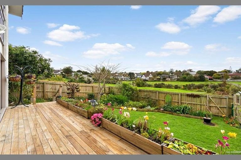 Photo of property in 1/30 Curacao Place, Half Moon Bay, Auckland, 2012