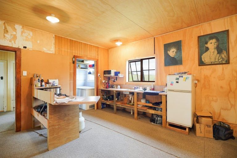 Photo of property in 2686 Ohai Clifden Highway, Orawia, Otautau, 9682