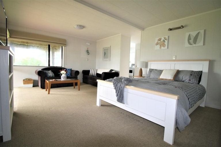 Photo of property in 11 Kon Tiki Road, Whiritoa, Whangamata, 3691