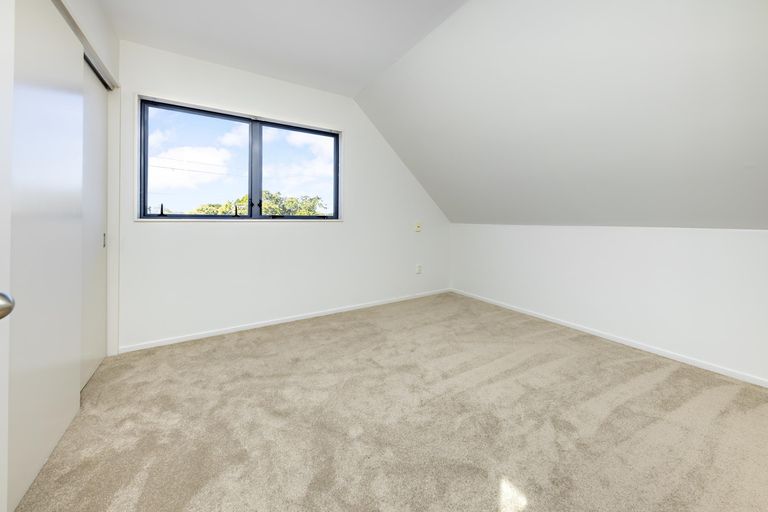 Photo of property in 2 Braeburn Place, Takanini, 2112