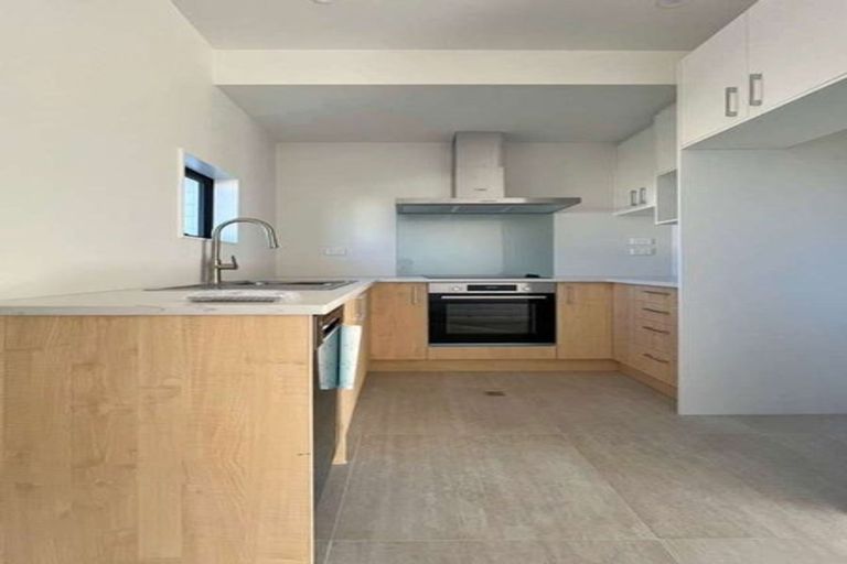 Photo of property in 2/26 Toru Street, Te Atatu Peninsula, Auckland, 0610