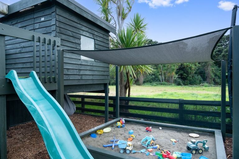 Photo of property in 27 Bethells Road, Waitakere, Auckland, 0816
