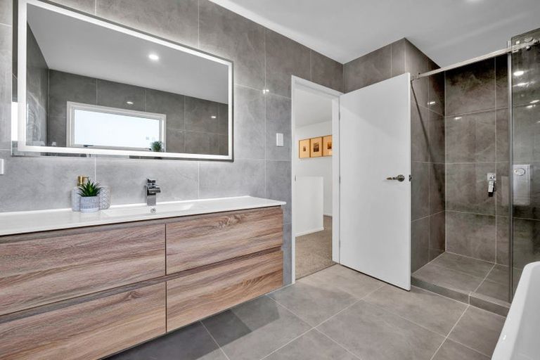 Photo of property in 20 Tiverton Crescent, Whalers Gate, New Plymouth, 4310