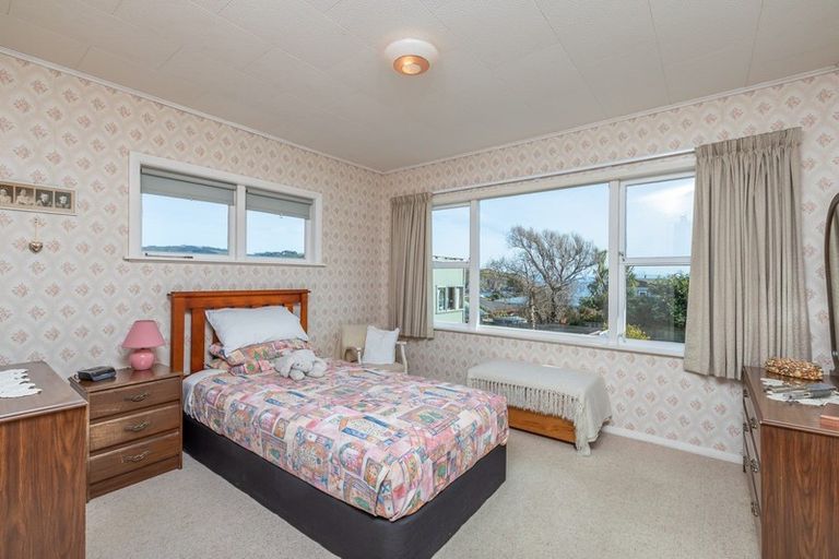Photo of property in 5 Herewini Street, Titahi Bay, Porirua, 5022
