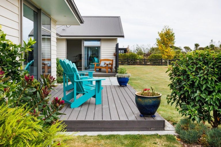 Photo of property in 20 Loveston Lane, Kelvin Grove, Palmerston North, 4470