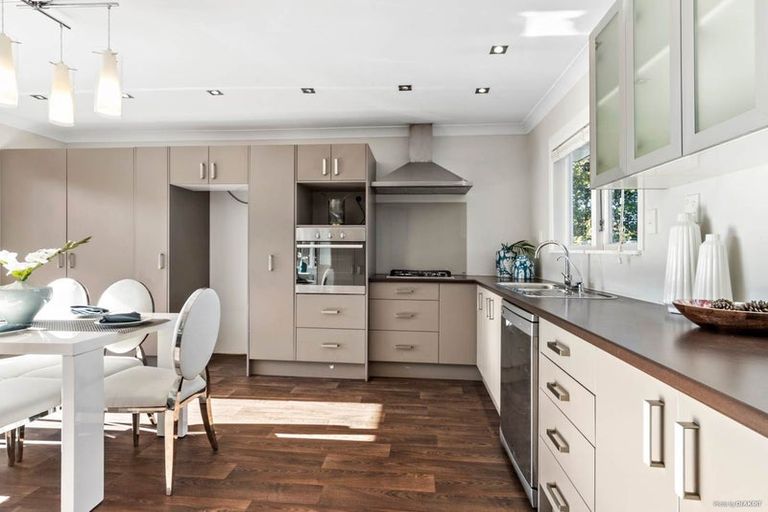 Photo of property in 16 Kohekohe Street, New Lynn, Auckland, 0600