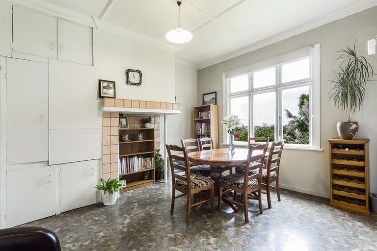 Photo of property in 58 Glen Road, Mornington, Dunedin, 9011