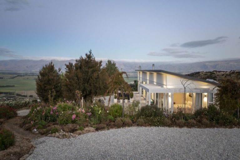 Photo of property in 71 Westreca Ridge Lane, Queensberry, Cromwell, 9383