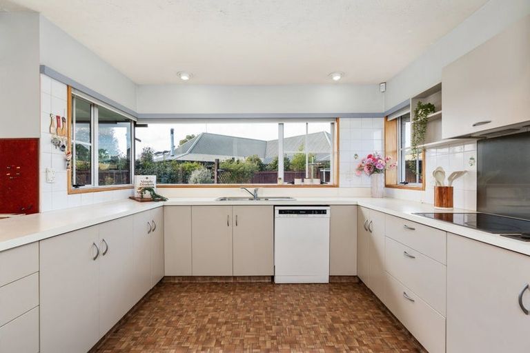 Photo of property in 32 Townshend Crescent, Halswell, Christchurch, 8025