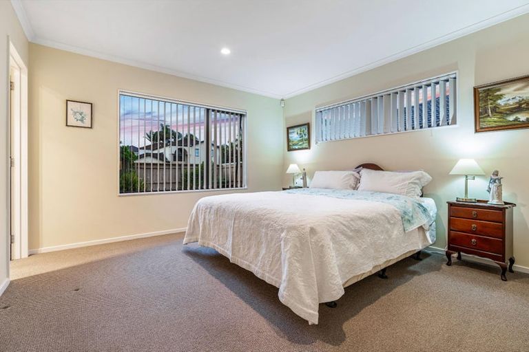 Photo of property in 2 Gunner Drive, Te Atatu Peninsula, Auckland, 0610