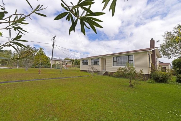 Photo of property in 86 Flanshaw Road, Te Atatu South, Auckland, 0610