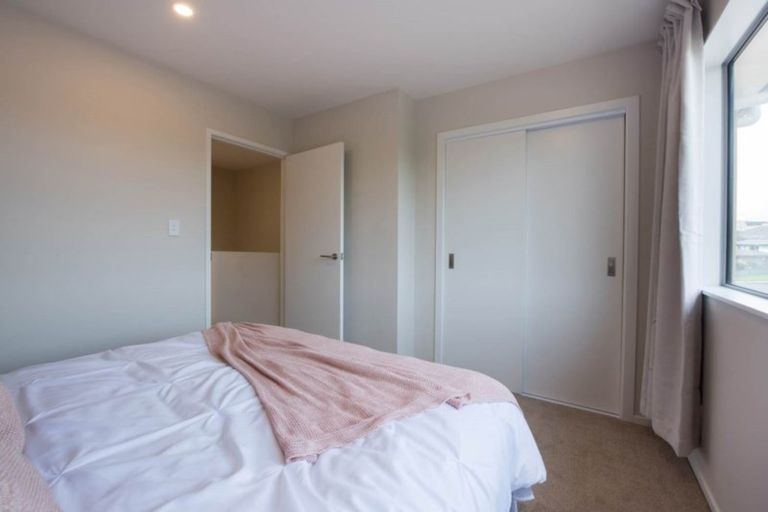 Photo of property in 25/11 Ray Small Drive, Papakura, 2110