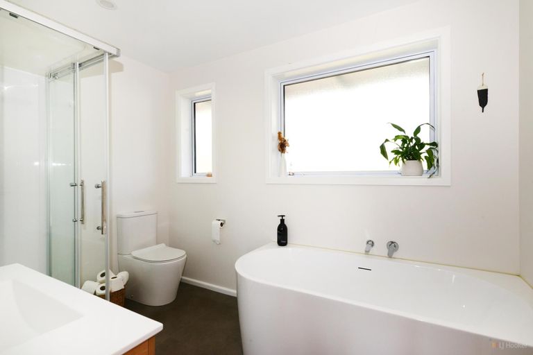 Photo of property in 15 Oxford Street, Waimate, 7924