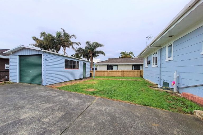 Photo of property in 1/47 Clevedon Road, Papakura, 2110