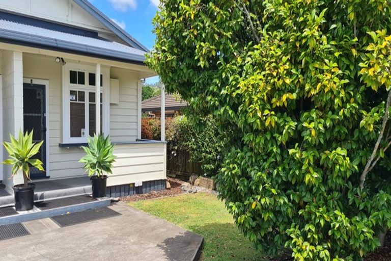 Photo of property in 8 Kamo Road, Regent, Whangarei, 0112