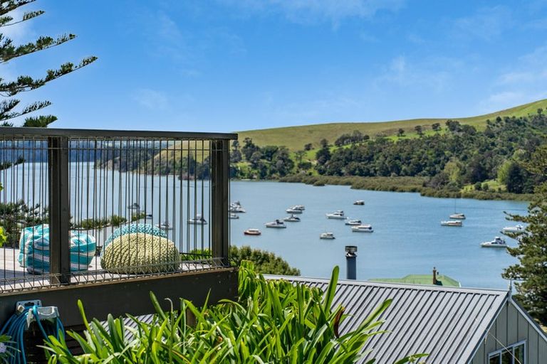 Photo of property in 14 Cliff Street, Pahi, Paparoa, 0571