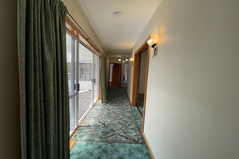 Photo of property in 54 Withells Road, Avonhead, Christchurch, 8042