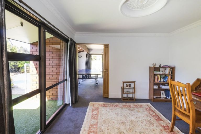 Photo of property in 79 Waterloo Crescent, Hokowhitu, Palmerston North, 4410