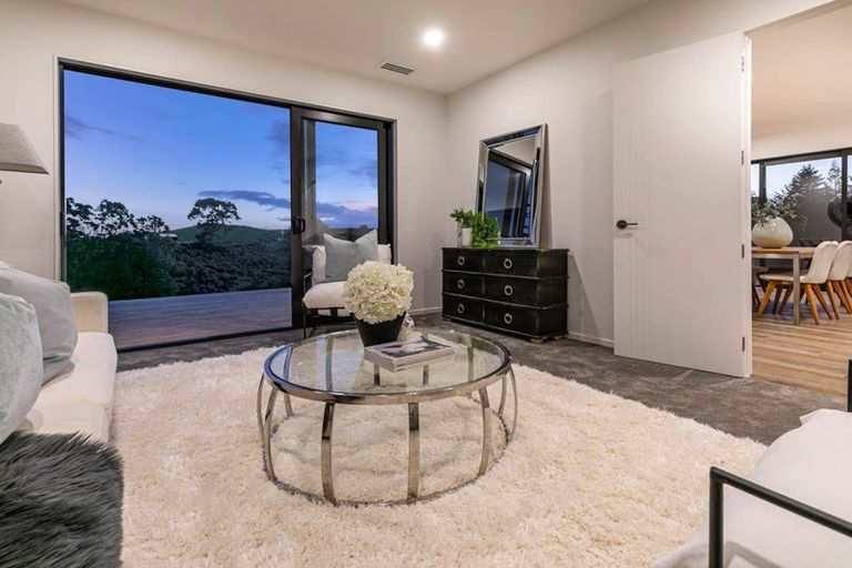 Photo of property in 32 Paparahi Place, Wainui, Silverdale, 0992