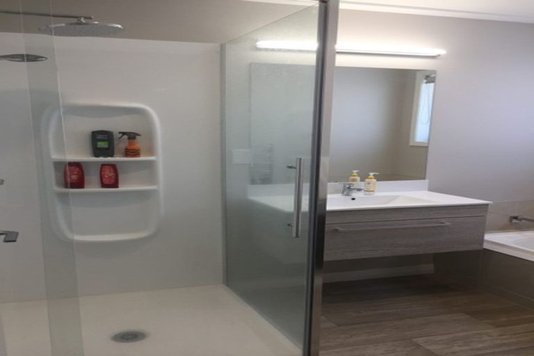 Photo of property in 12c Kayelene Place, Omokoroa, 3114