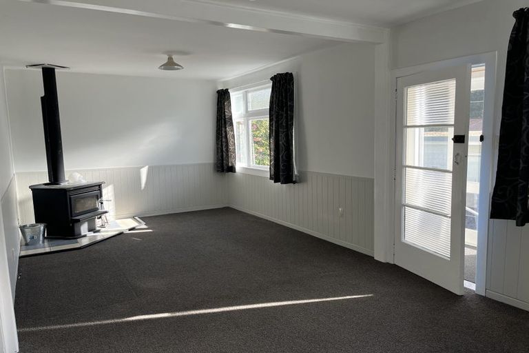 Photo of property in 94a Waikawa Road, Picton, 7220