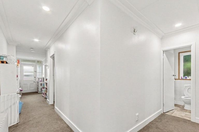 Photo of property in 12 Hunia Street, Marton, 4710