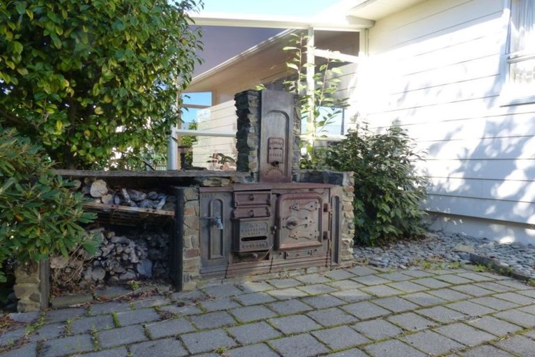 Photo of property in 2 Pitman Place, Waimate, 7924