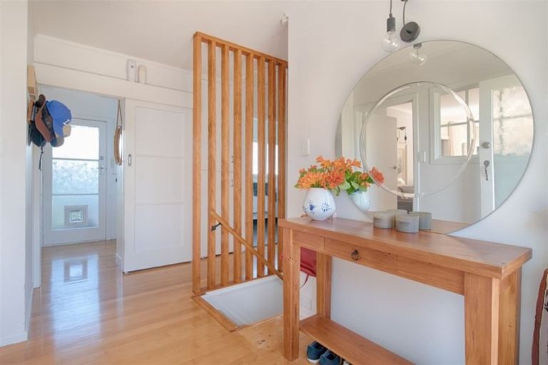 Photo of property in 2/526 Beach Road, Murrays Bay, Auckland, 0630