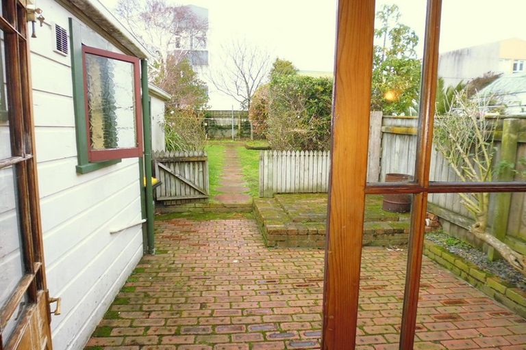 Photo of property in 13 Te Wharepouri Street, Berhampore, Wellington, 6023